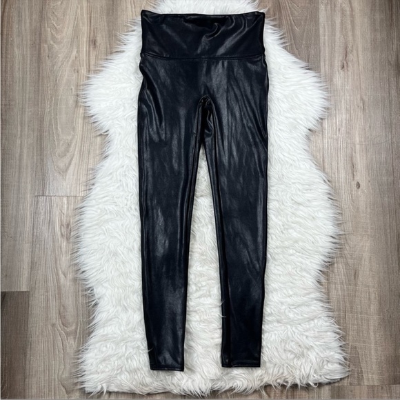 NEW Spanx faux leather leggings - Picture 3 of 12